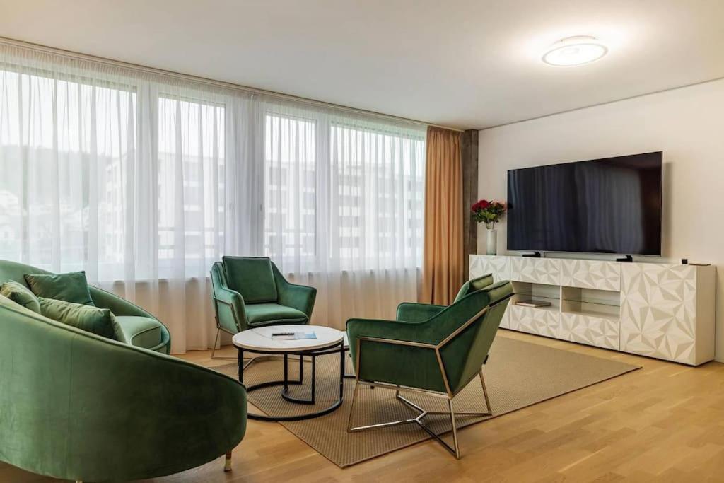 Prestigious Apt In Rhygarden Leilighet Neuhausen Am Rheinfall Eksteriør bilde