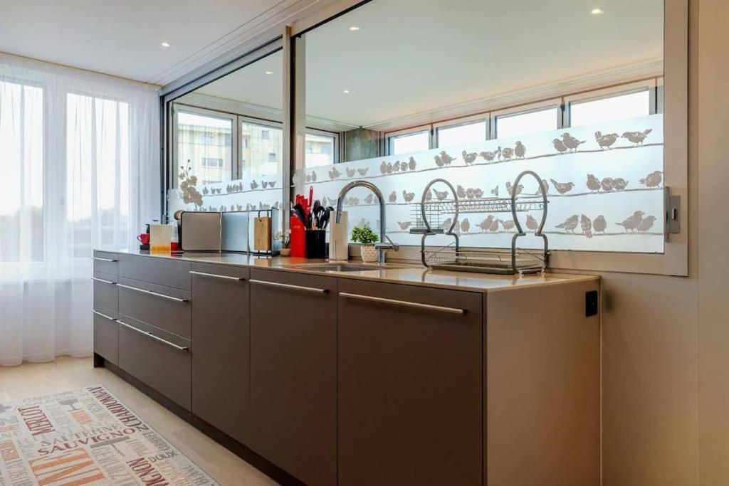 Prestigious Apt In Rhygarden Leilighet Neuhausen Am Rheinfall Eksteriør bilde