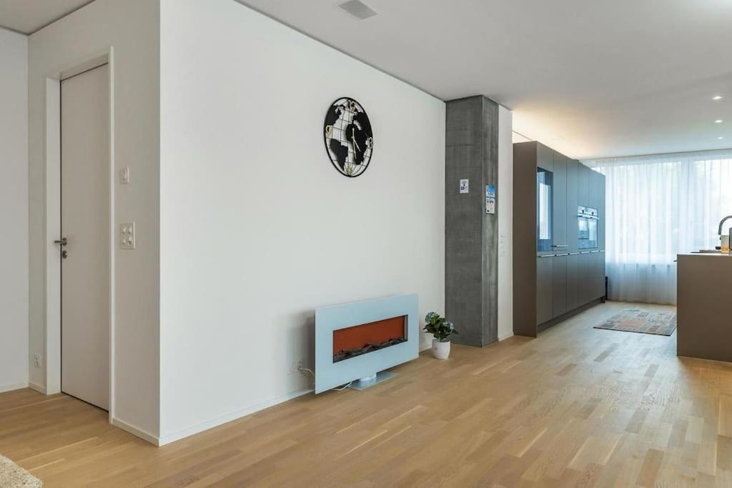 Prestigious Apt In Rhygarden Leilighet Neuhausen Am Rheinfall Eksteriør bilde